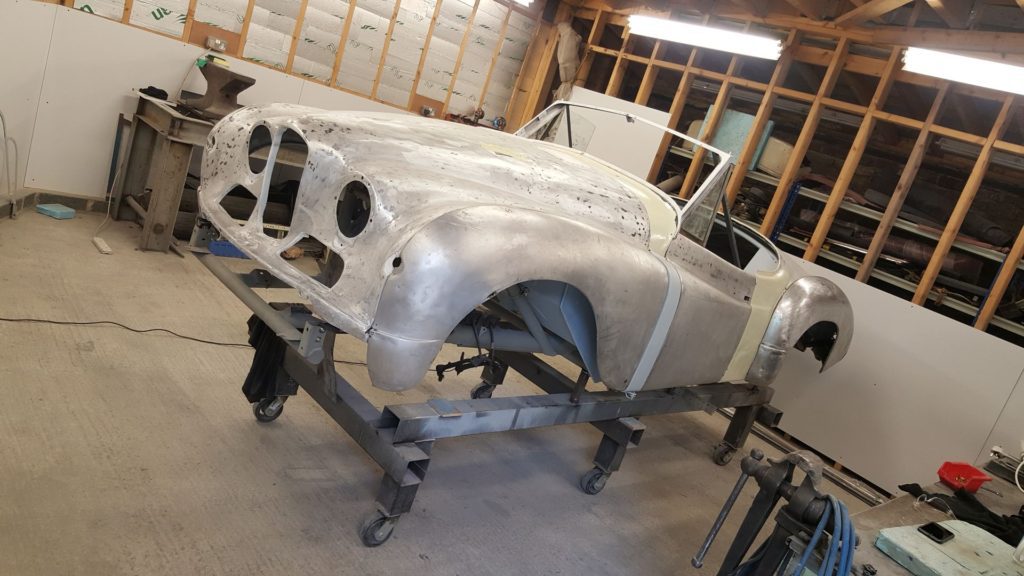 The amazing 1950s classic of the Jowett Jupiter was designed by Robert Eberan-Eberhorst of #AutoUnion, who later ERA. Amazing credentials! As you can see, the back end is badly and rusty and needed a lot of work.