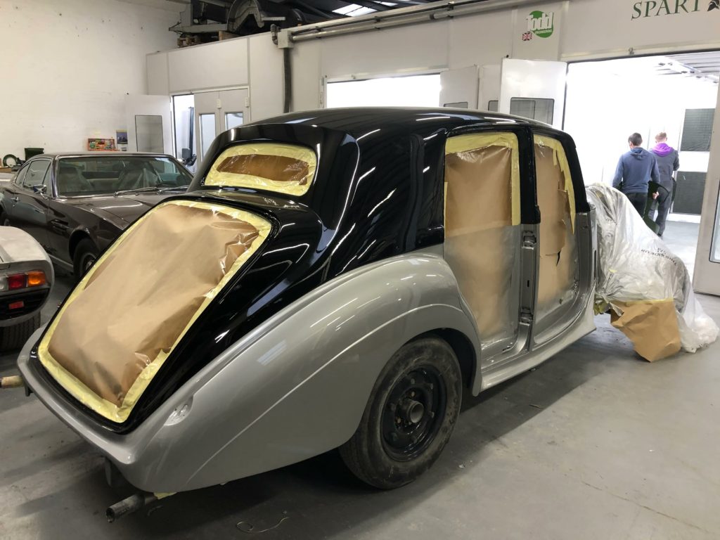 On top of the Nero Black you saw in the last Bentley R Type update, areas were painted in Shell Grey Metallic for a beautiful two-tone finish.