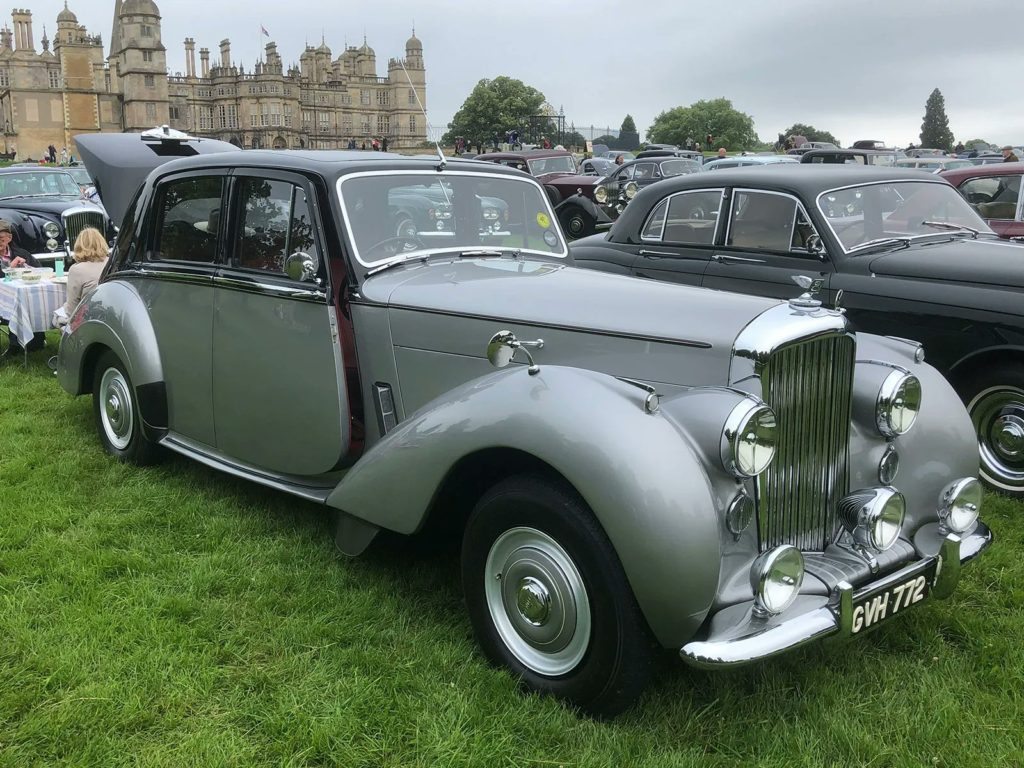 A first outing for Beryl the Bentley R Type at a prestigious Rolls Royce and Bentley meeting. Celebrating two great British brands in style. 🇬🇧