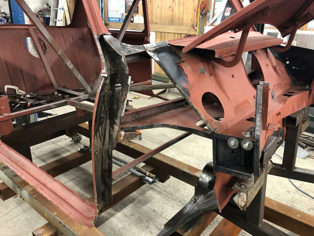 The next stage on the Plastics4Performance Mini Cooper 998 MkII was to put the shell in place on rig, then additional panels removal. Checking fitment of supplied modified Heritage panels.