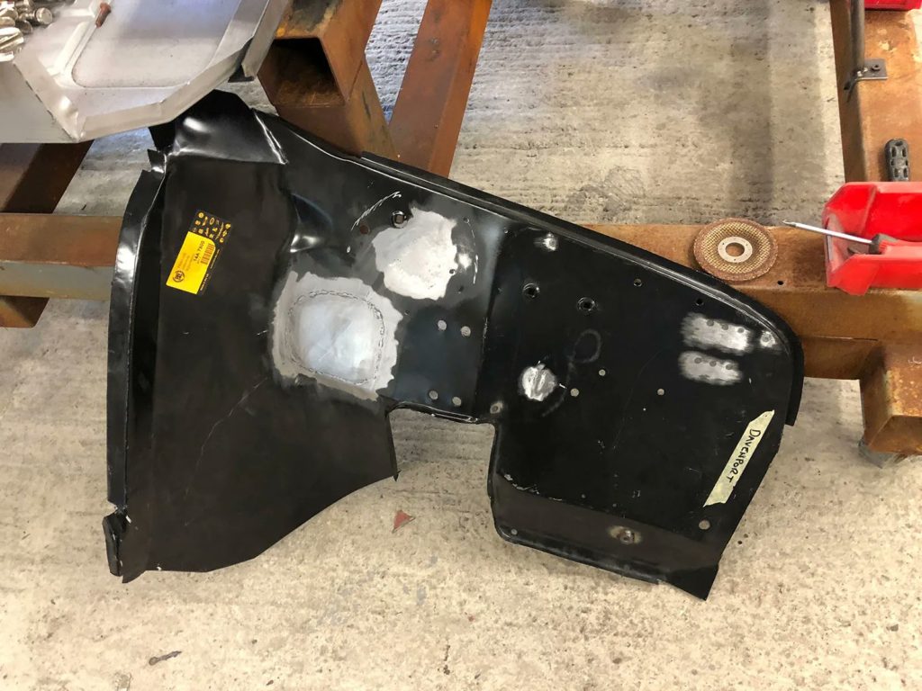 The next stage on the Plastics4Performance Mini Cooper 998 MkII was to put the shell in place on rig, then additional panels removal. Checking fitment of supplied modified Heritage panels.