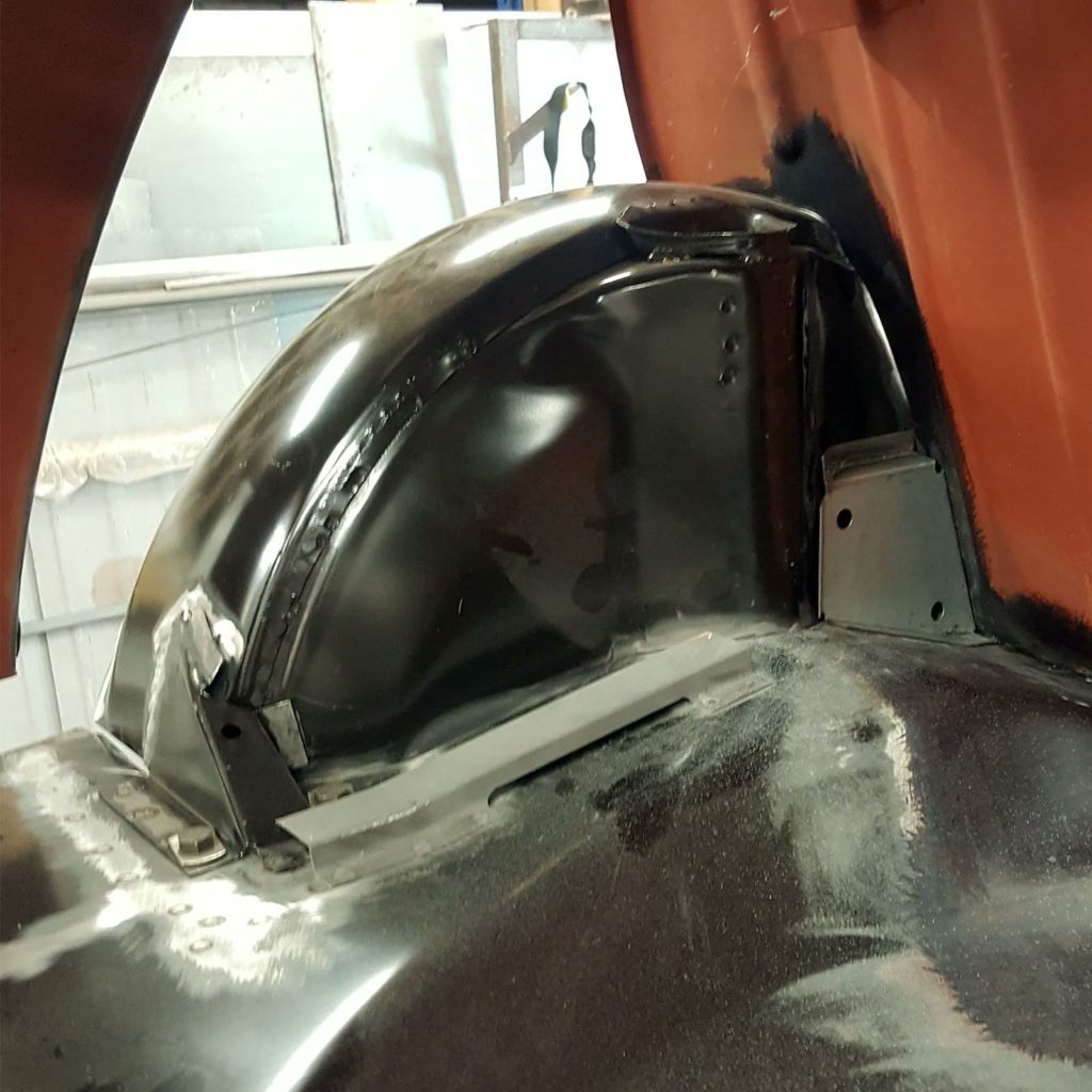 We've added a new Heritage wheel arch on the Plastics4Performance 1969 Mini Cooper 998 MkII to complete the look after all hard work that went into the cab and boot brackets we fabricated.
