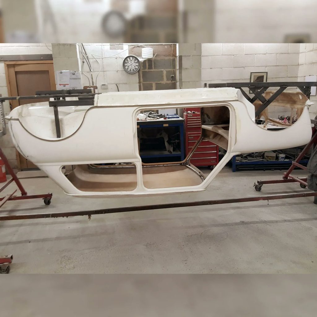 We placed the Hawk Mini Sprint onto the rotisserie to allow us the best access to all areas of the body for preparation.