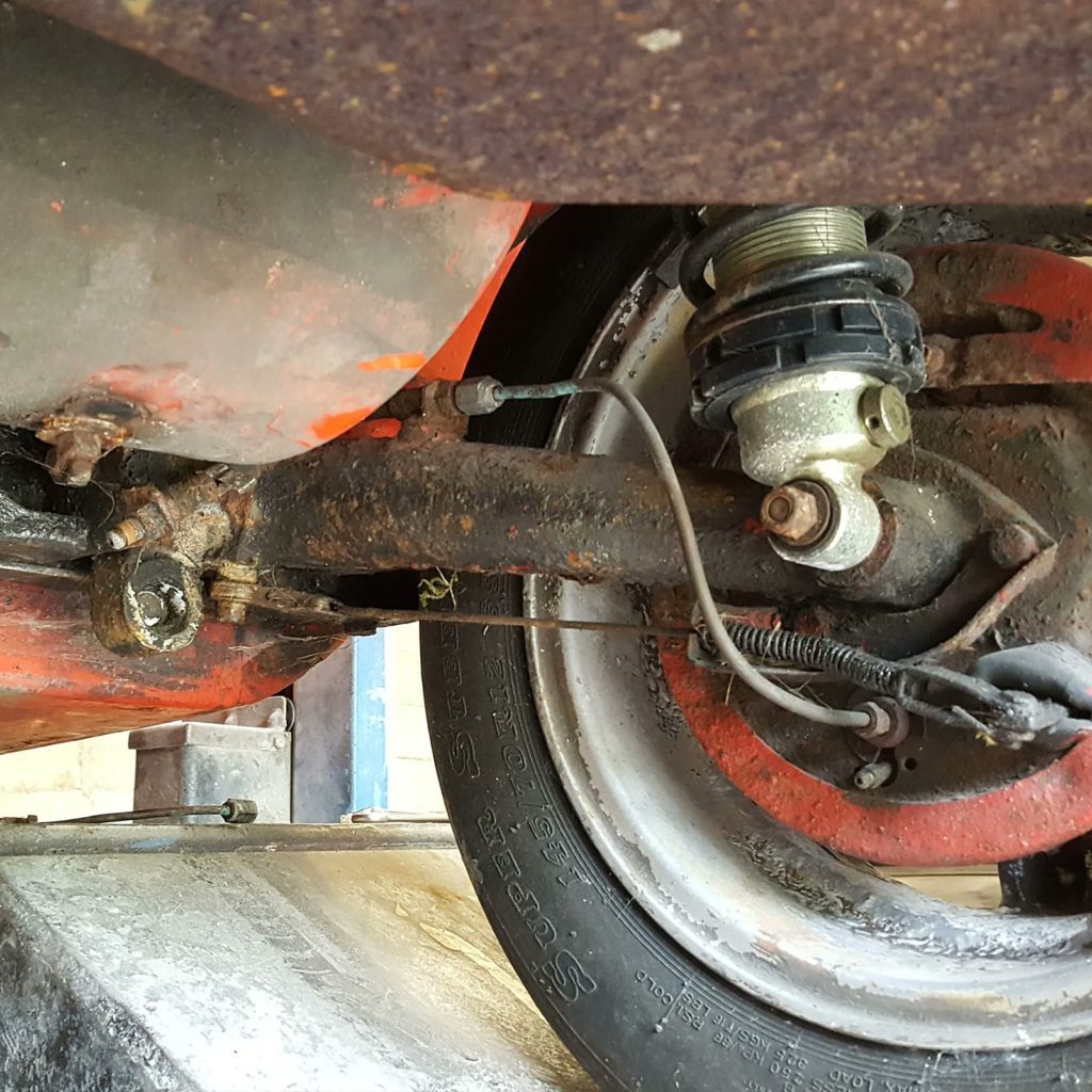 Unforeseen challenges during restoration! The rear beam of Midas MkII was too rusty to salvage, but our skilled team can fabricate a new one to get this beauty back on the road again!