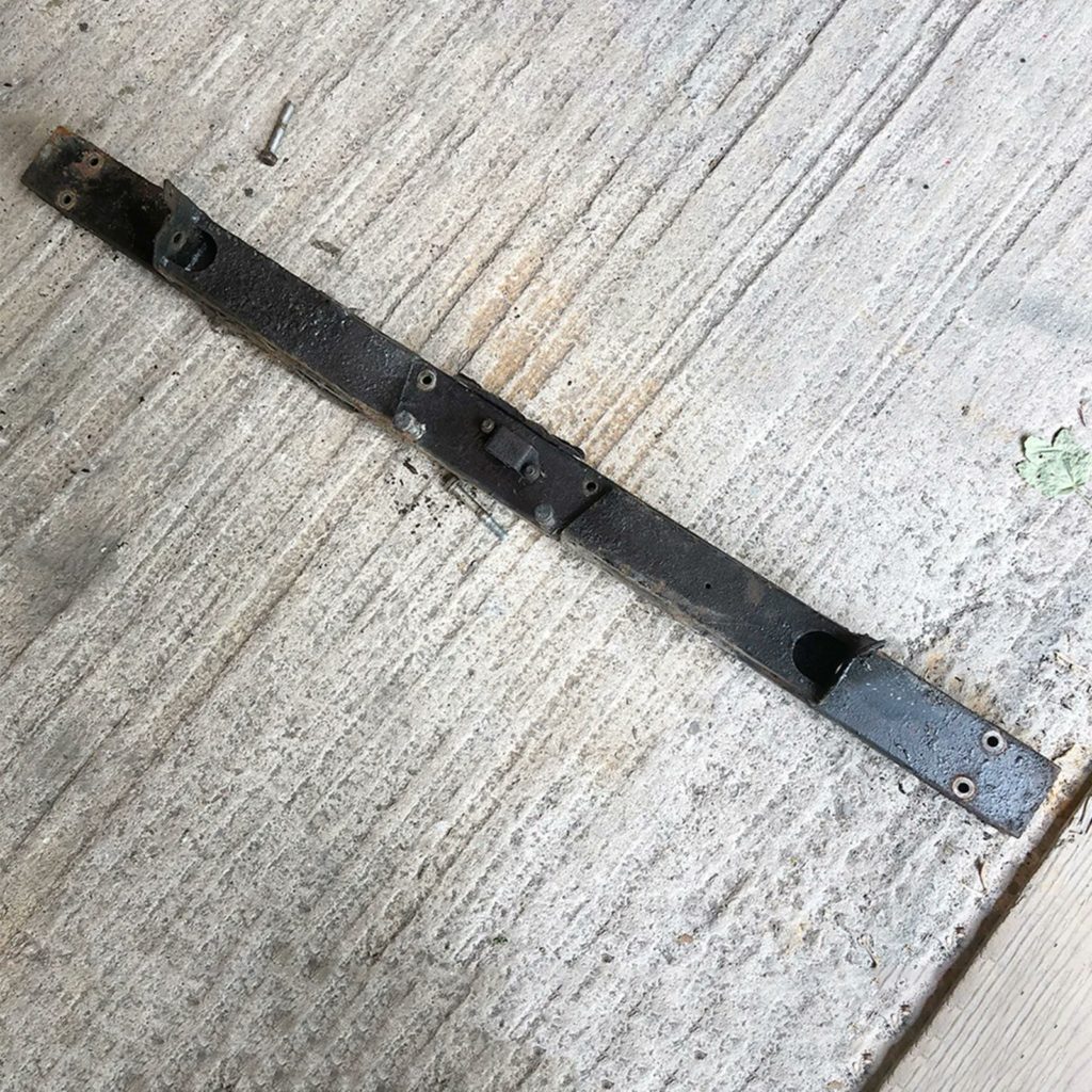 The beam axle on the 1981 Midas MkII has suffered from rust and for some reason, isn’t even straight. We’re going to be remanufacturing this beam axle as part of the restoration.