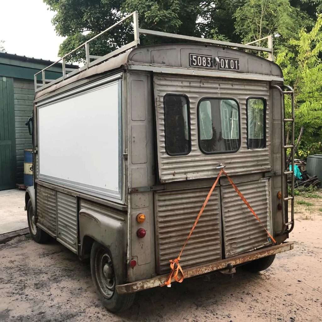 Our restoration adventure with the Citroën H-Type Van kicks off with detailed photographic documentation. This classic beauty poses a challenge with its rear doors - bent, twisted, and refusing to close. Stay tuned as we meticulously restore every detail to perfection!